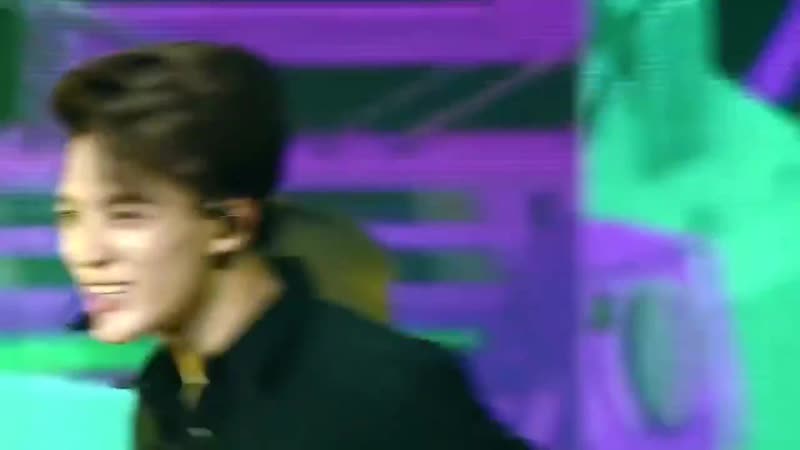 When jeno did really cute movements and then jisung copied him in also such a cute way