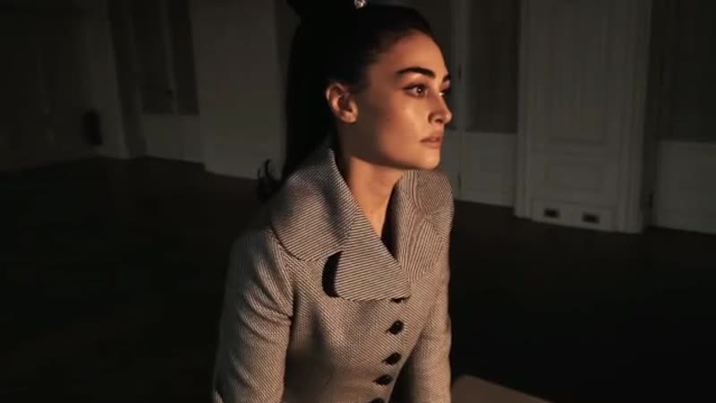 Эсра билгич для l’officiel