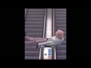 Escalator spinning granpa (stereo sound)