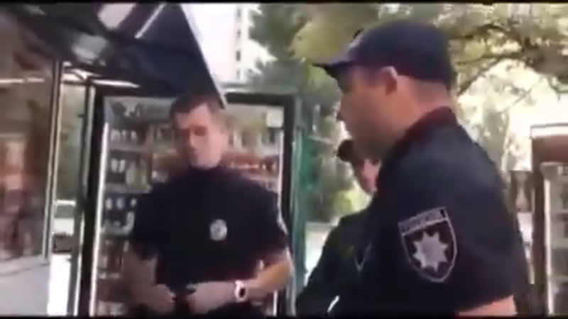 Участковый из запорожья по вызову не приедет, он на гей параде