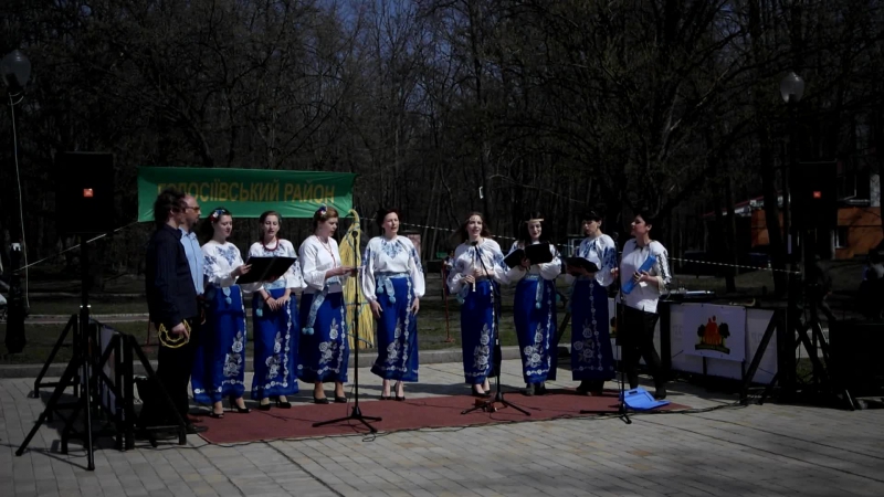 Оріяна в парку рильського коломийки