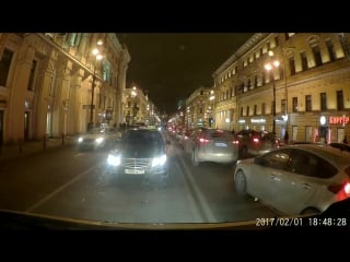 Таксист не пропускает скорую в питере