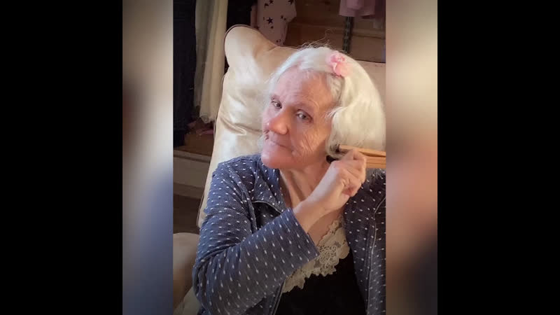 Русская бабушка задает тренды