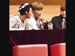 [fancam | 181110 |hongdae fansign]