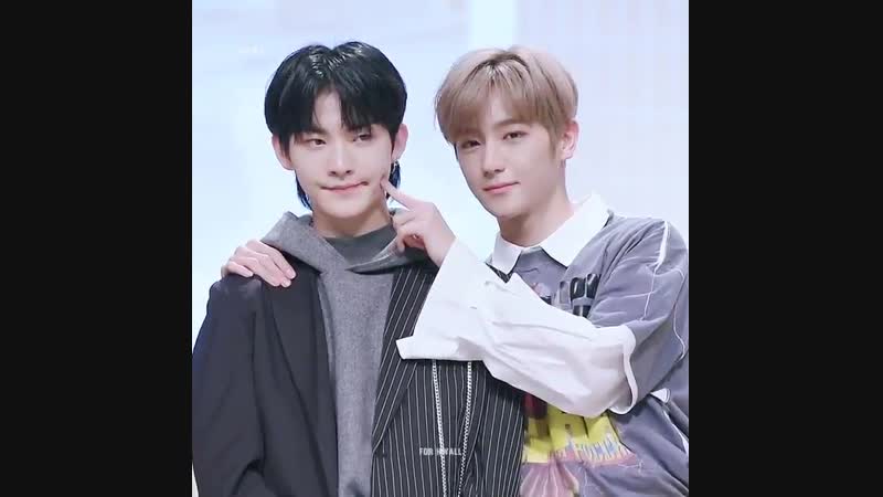 Тык в щечку