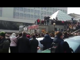 Активисты вышли на несогласованный митинг против коррупции во владивосто