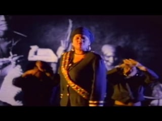 Queen latifah ladies first (feat monie love)