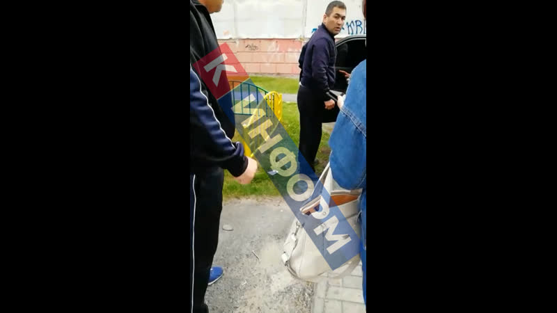 Затолкал девушку в машину и увез в неизвестном направлении