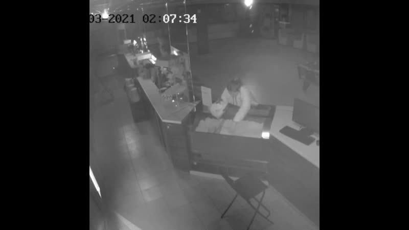 Парочка занялись сексом в питерском кинотеатре, не зная, что их снимают видеокамеры