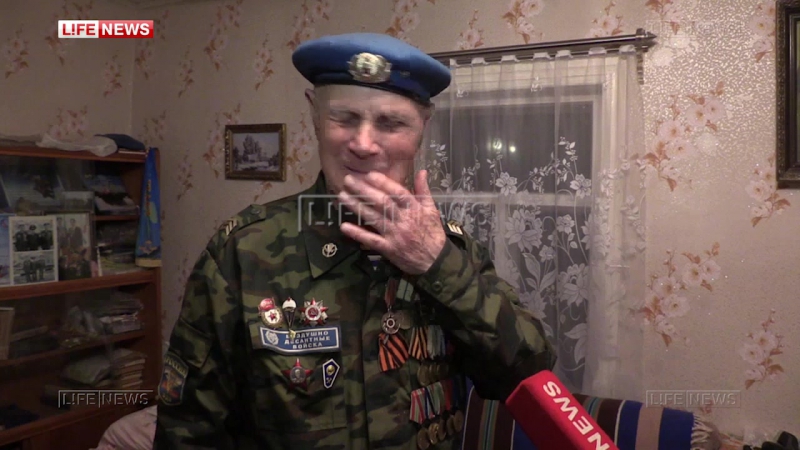 Ветеран блокадник прыгнул с парашютом в честь годовщины дня победы