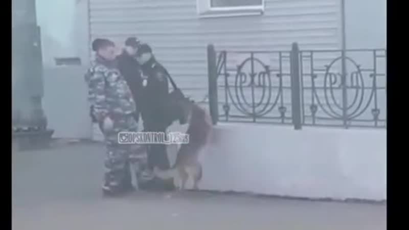 Полицейских уличили в издевательствах над молодые