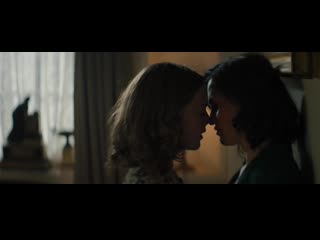 Анна пэкуин и холлидей грейнджер (anna paquin & holliday grainger sex scenes in "tell it to the bees" 2018)