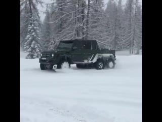 Mercedes benz black gelandewagen 6x6