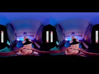 Любительница с большими сиськами делает хороший минет порно porn трах