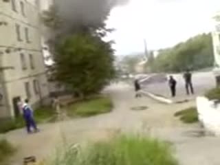 [коля колян] камаз горит потом заводиться и уезжает без водителя и сносит торговый ларек