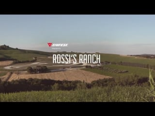 Valentino rossi, guy martin und thomas chareyre auf rossis ranch
