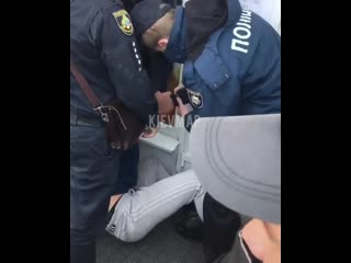 Повязали за нарушение порядка на карантине, не соблюдал дистанцию в очереди на завозе в секенд