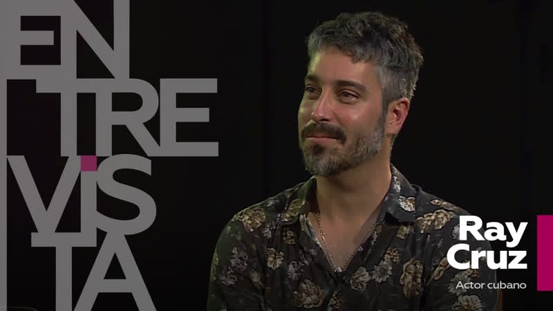 Actor cubano ray cruz "algunos padres me dicen que sus hijos están estudiando para maestros de historia por mi novela"