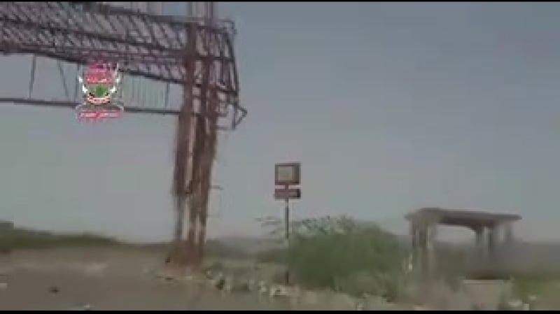 القوات ممثله بالوية العمالقة تصل الى منطقة العقمة في الوازعية بعد قطع خطوط إلامداد على مليشيا الحوثي وفرض حصار على عناصر المليشي