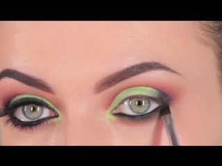 Warm green cut crease makeup tutorial