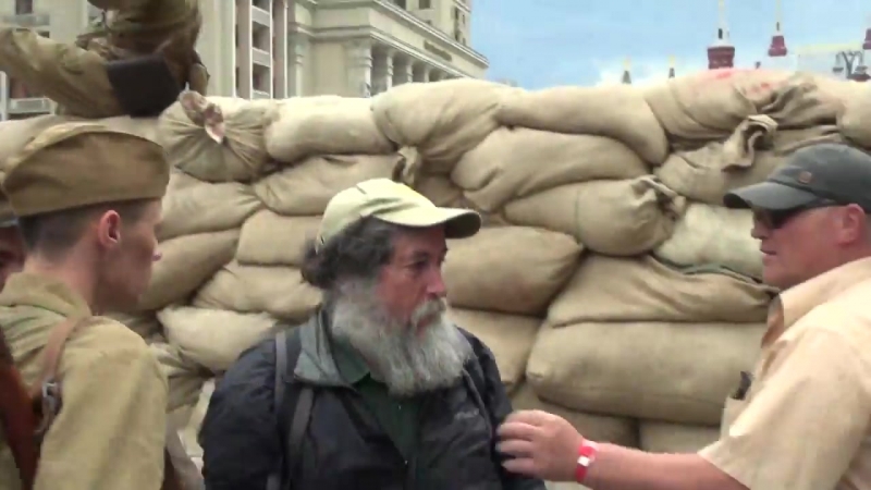 Нквд задерживает протестующего 12 июня