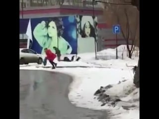 Молодые сбегают от ментов