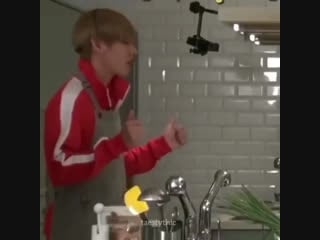 Dropping this short compilation of taehyung spacing out and start dancing by himself in run bts he is so adorable