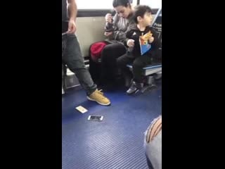 Родители наркоманы решили погулять со своим ребёнком