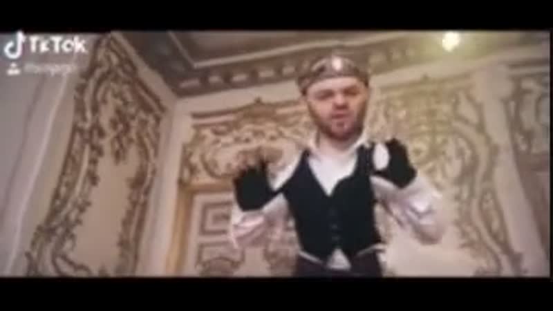 Хан замай смешно скукожился в тикток