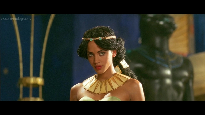 Ноэми ленуар (noémie lenoir) астерикс и обеликс миссия клеопатра (astérix & obélix mission cléopâtre, 2002) голая? нет