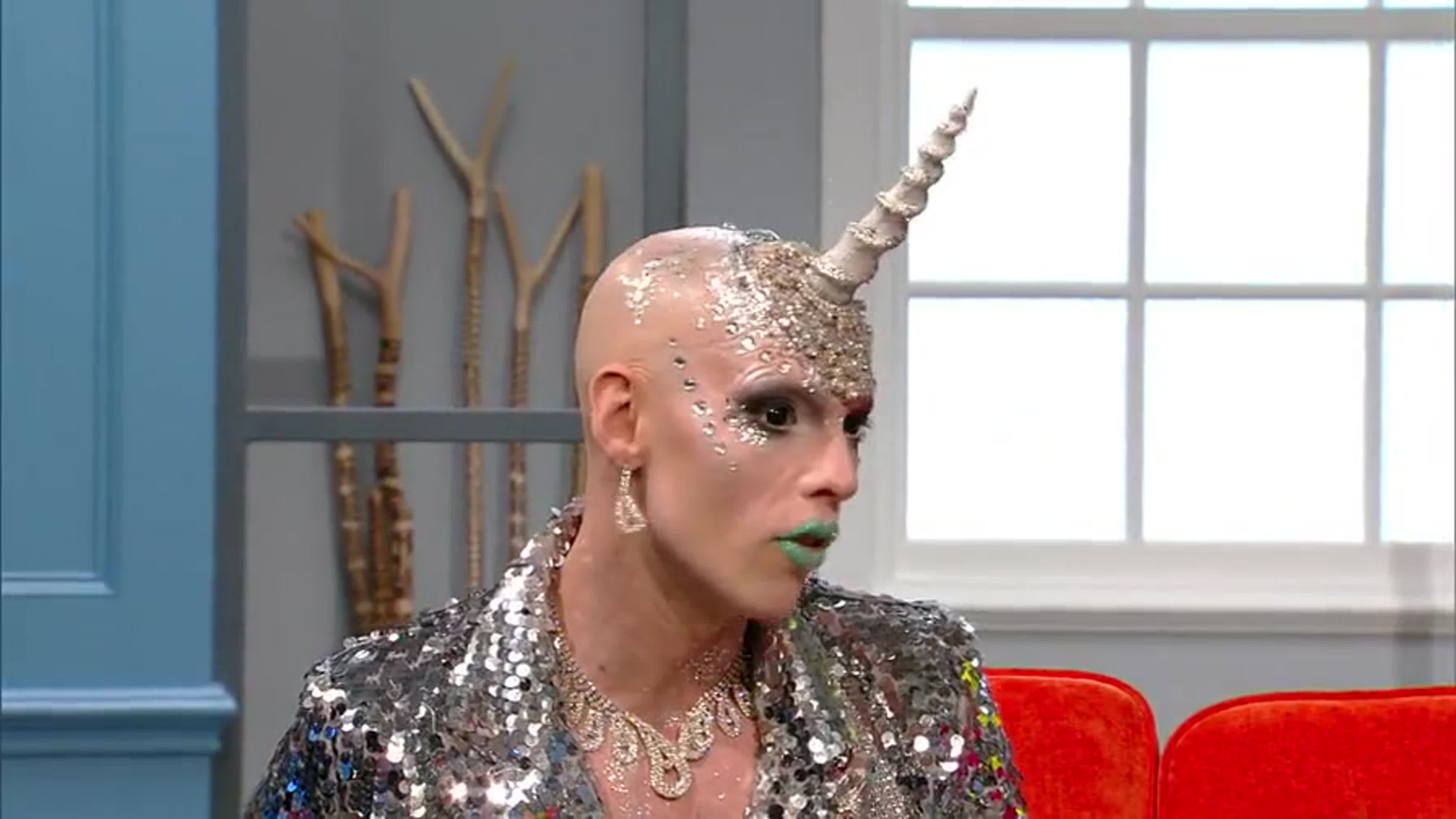 S01e19 west end star faye tozer and food author jack monroe plus, there’s  live music from two door cinema club