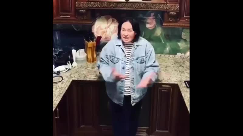 Когда у вас кончилась водка и подруги предлагают понизить градус и начать пить пивас