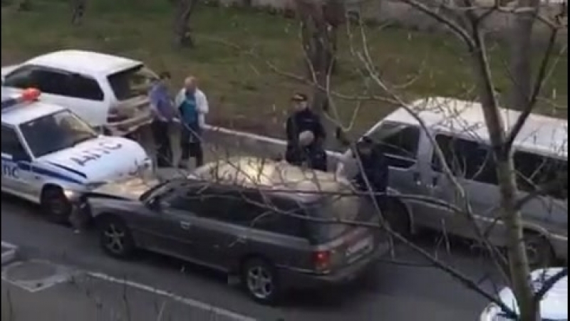 Пьяный разнес 2 патрульные машины