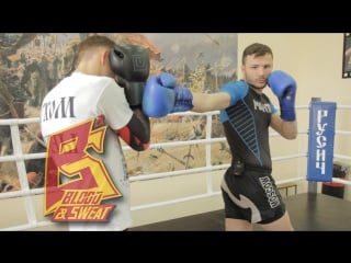 Тайский бокс удары локтем с разворота и бэкфист muay thai spinning back elbow