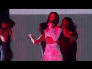 Зачем куча певиц, если можно взять только одну