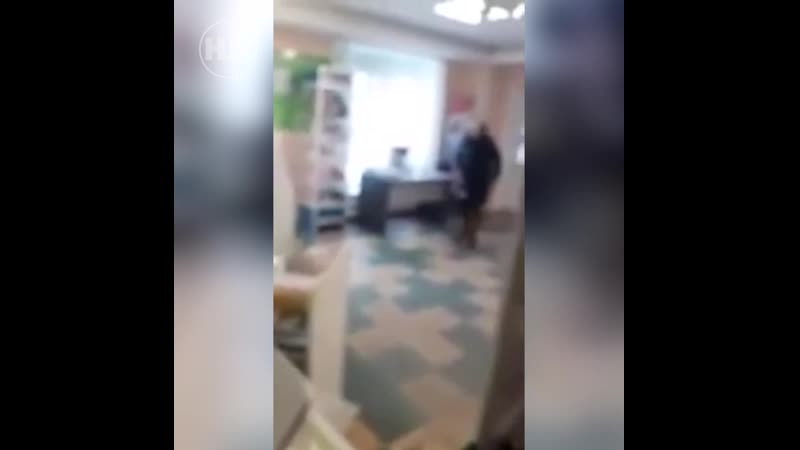 В иркутске женщина сошла с ума и устроила погром в аптеке