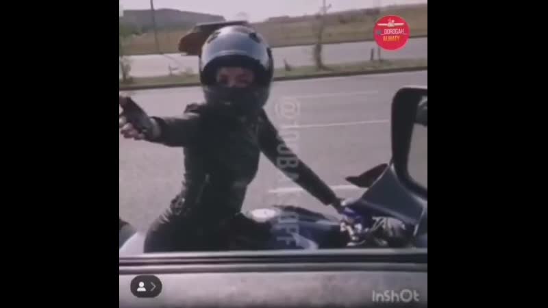 Мотоциклистка