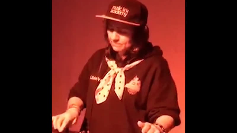 57 летняя уборщица из узбекистана стала dj в москве