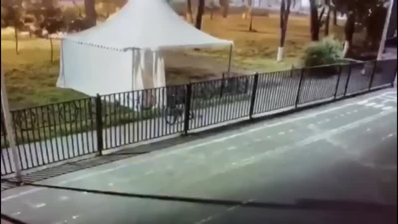 В подольске поджег шатер для голосования