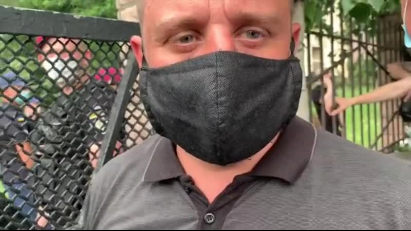 Полицейский сказал, что журналисты под судом над стерненко совершали беспорядки