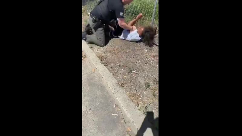 Негры сша недовольны этим видео, которое залили 28 апреля 2020