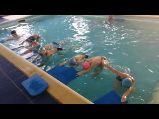 Групповое занятие в малом бассейне
