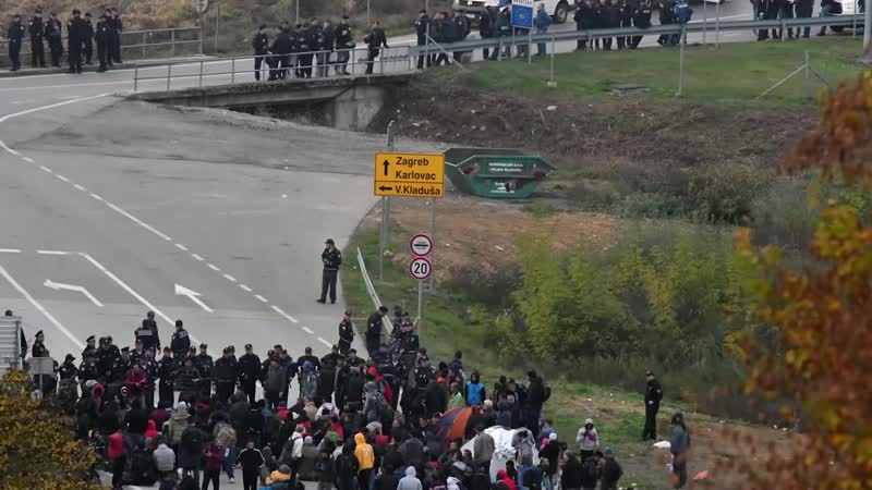 Bosnisch kroatische grenze verbindungsoffiziere warnen vor durchbruch von 20 000 migranten