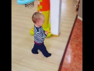 Olechkaveter к нам в гости мишина подружка забежала😍