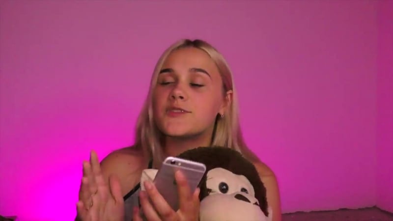 [diana di] троллю момо по whatsapp с другого телефона! позвонила momo как они всё узнают троллинг демона в сети