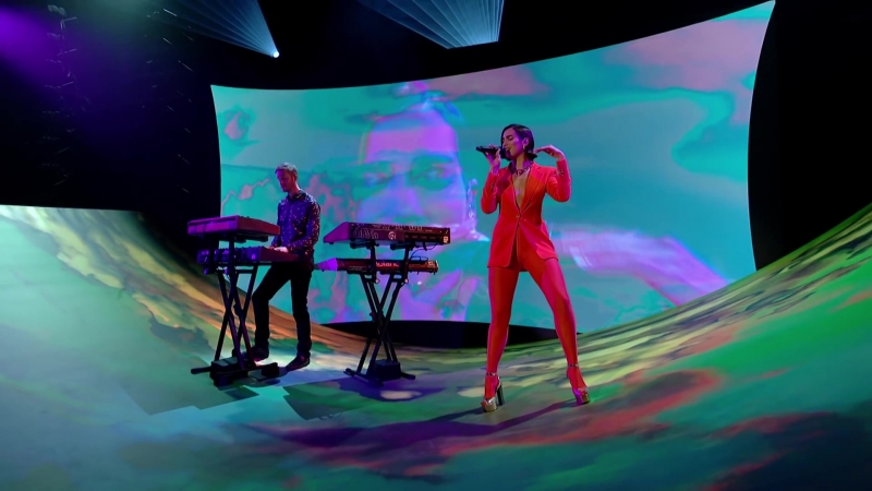 Harris porn video – Calvin harris &amp; dua lipa perform one kiss (live on the graham norton show)