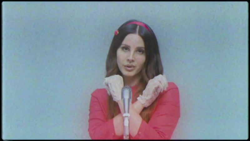 Лана дель рей танцует под "грибы"!