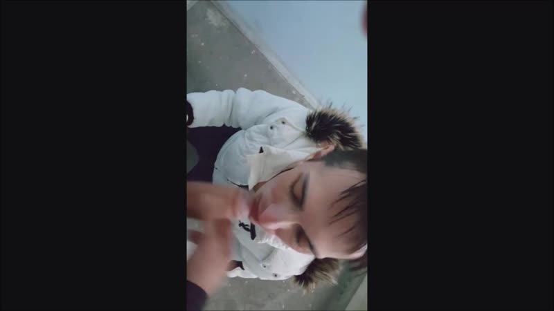 146 parnya poymali v podezde i zastavili sosat bolshoy chlen mp4