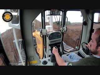 Liebherr pr 724 dozer operators view