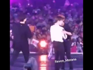 That time vmin almost kissed on stage asdgshdjsl | cr vminfeed